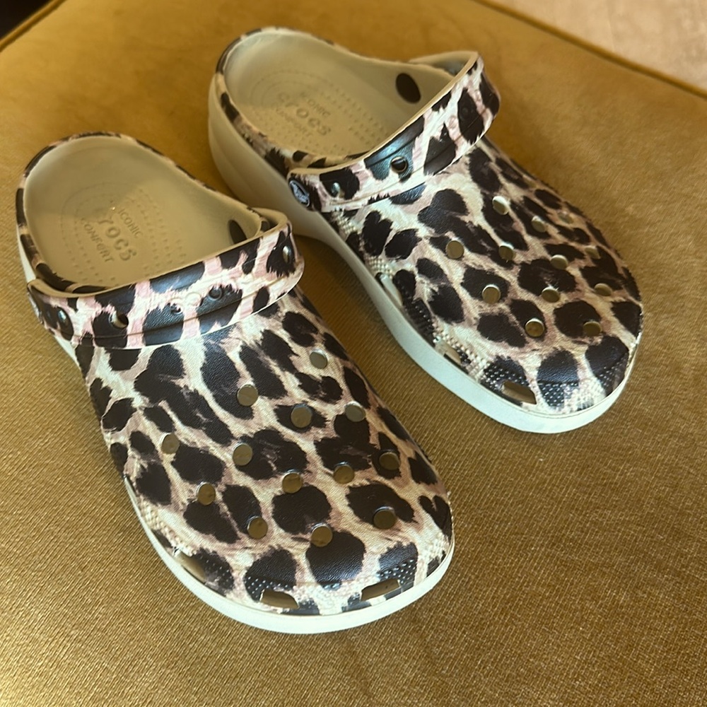 Crocs leopard Clog | Womens size 8